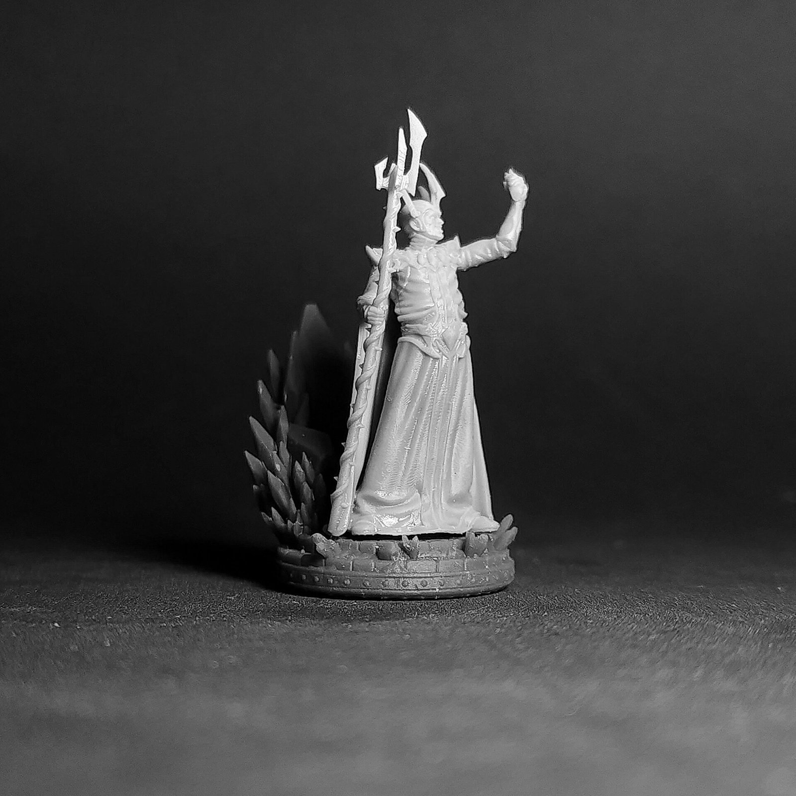 Mago negro Argorath Kessl (inspirado em Akar Kessel)