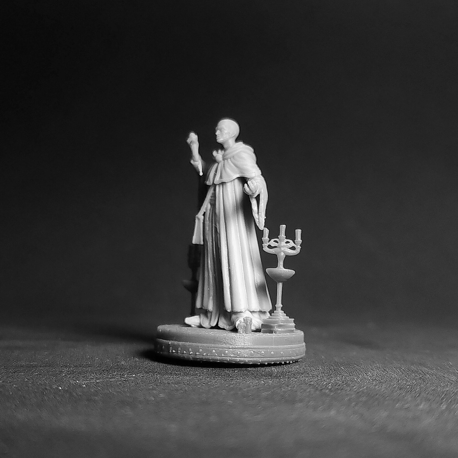 Mago negro Argorath Kessl (inspirado em Akar Kessel)