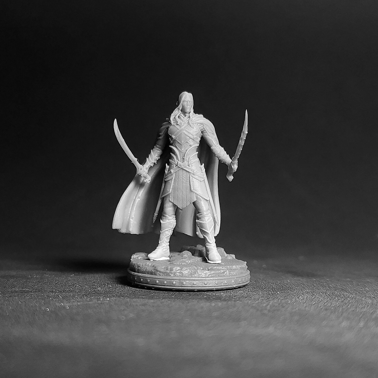 Drow Varik Dunate (inspirado em Drizzt Do'Urden)