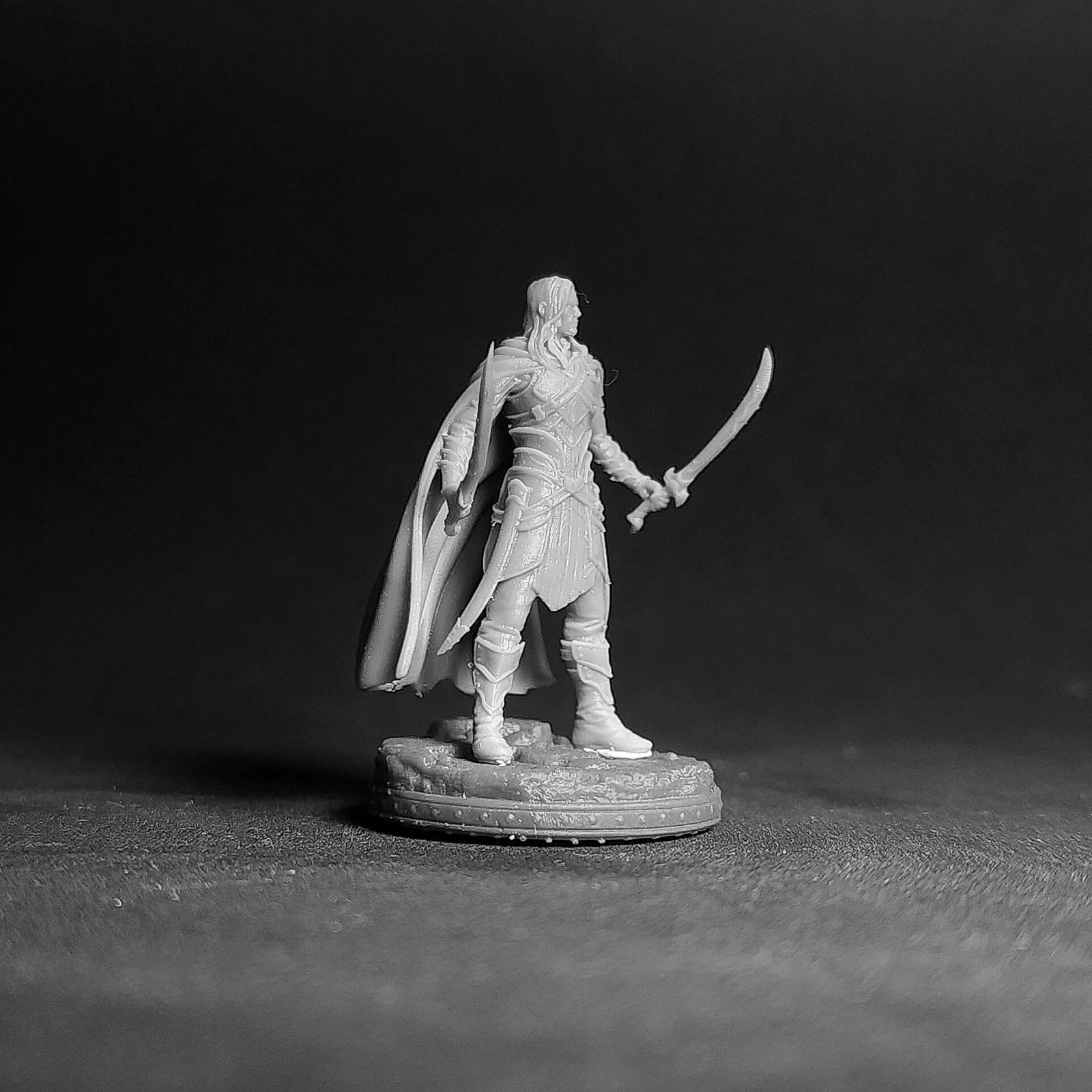 Drow Varik Dunate (inspirado em Drizzt Do'Urden)