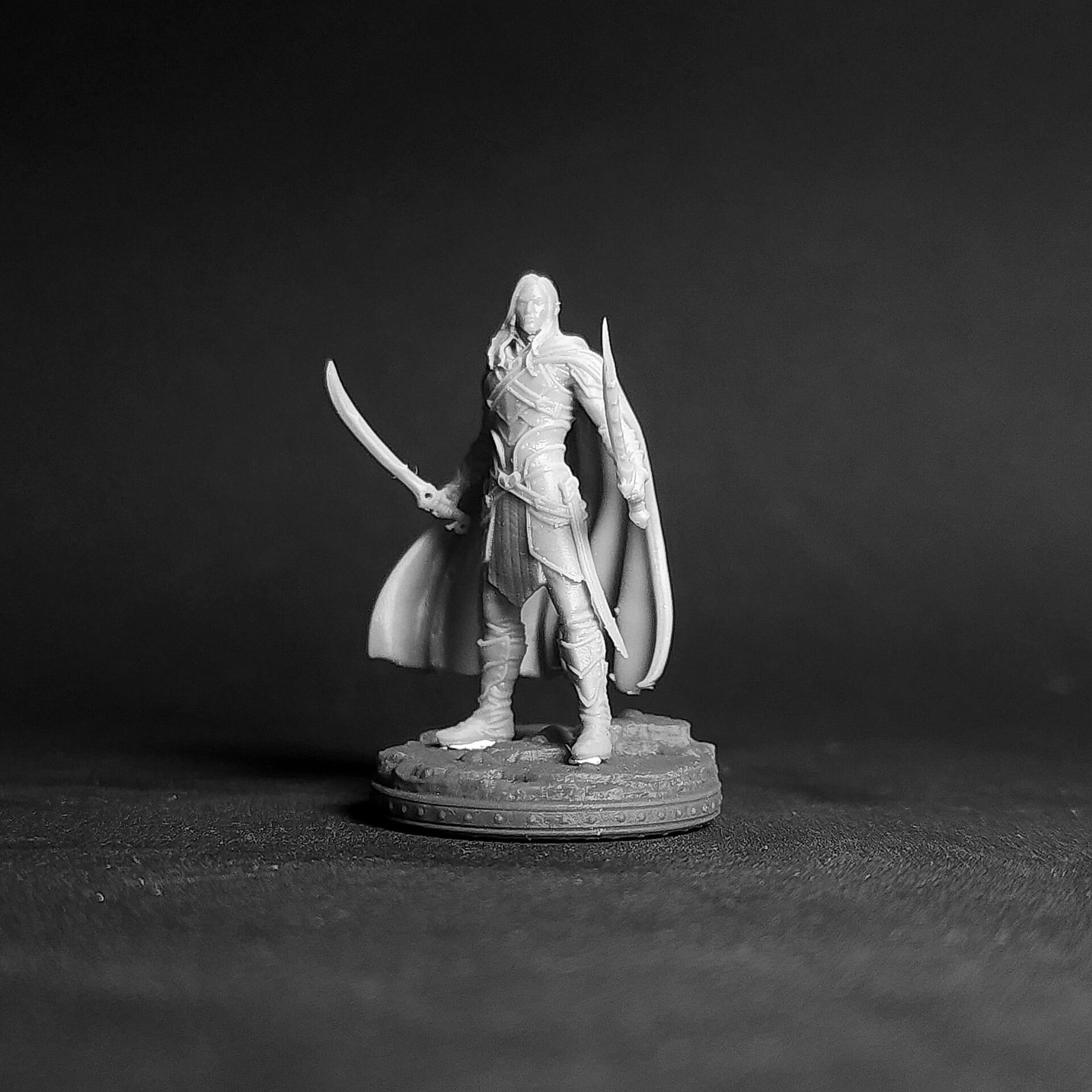 Drow Varik Dunate (inspirado em Drizzt Do'Urden)